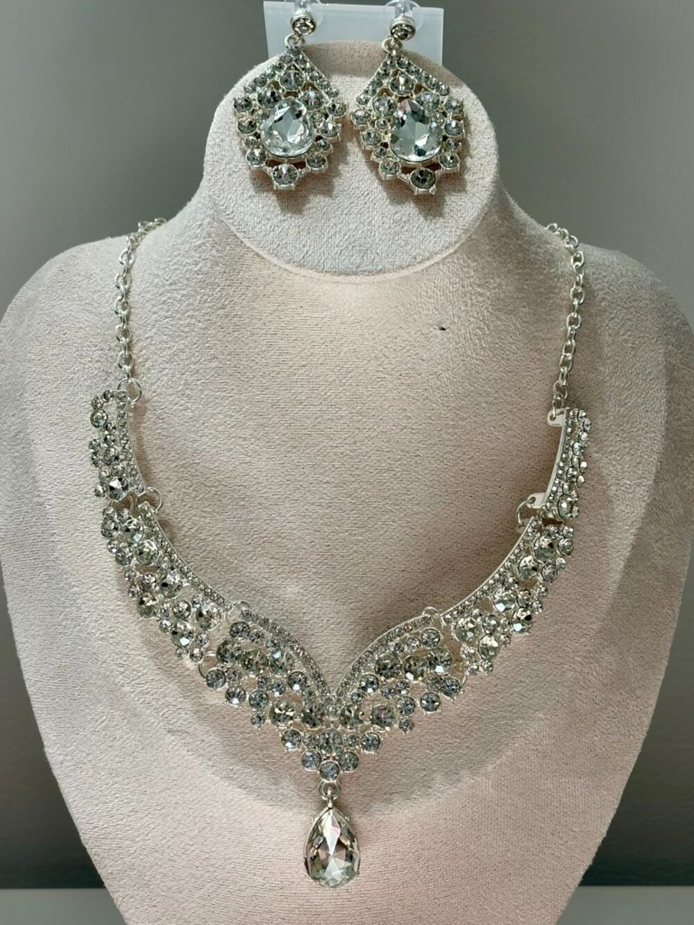 Vintage Inspired Silver Crystal Necklace & Earrings Formal Jewelry Set
